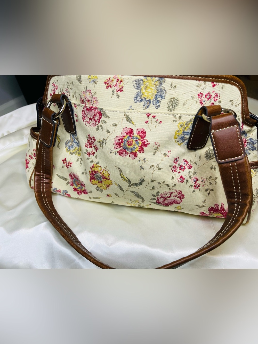 CHAPS | Cream Floral Shoulder Bag with Brown Leather Trim - Picture 16 of 16
